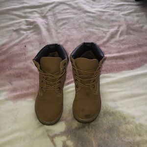 “Timberland” boots